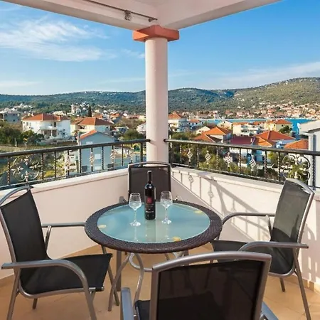 Apartments Villa Nada Vinišće