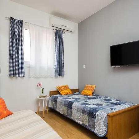 Apartments Villa Nada *