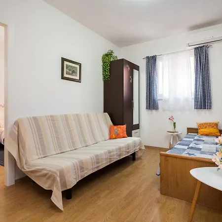 Ivo - Nearby Vinišće