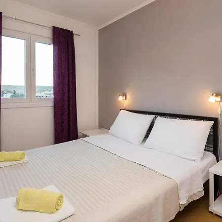 Apartments Villa Nada *