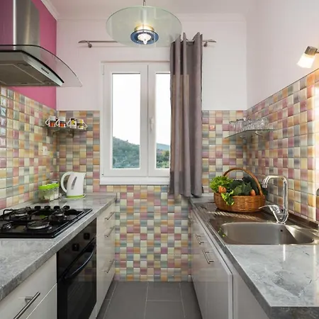 Apartments Villa Nada Vinišće