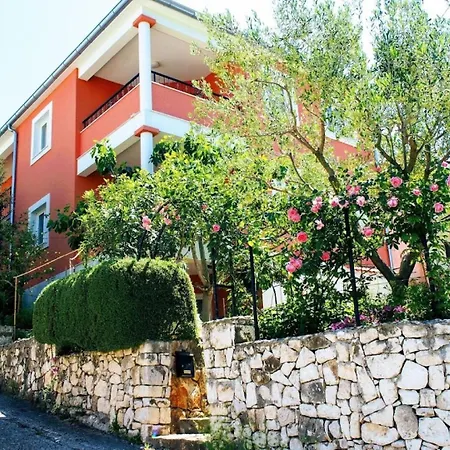 Apartments Villa Nada * Vinišće