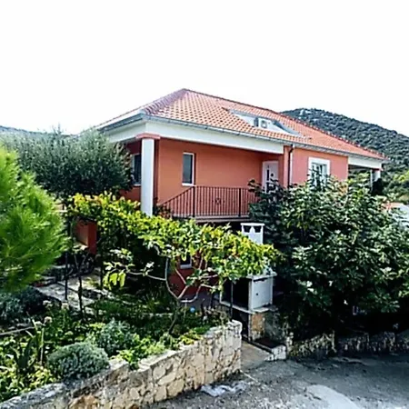 Apartments Villa Nada *